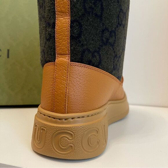 Gucci
Interlocking G shearling boots - Picture 4 of 7